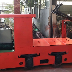 架線(xiàn)式工礦電機(jī)車(chē)